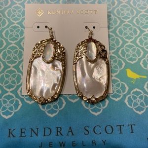 2 Hr SALE!! RARE Kendra Scott Devas